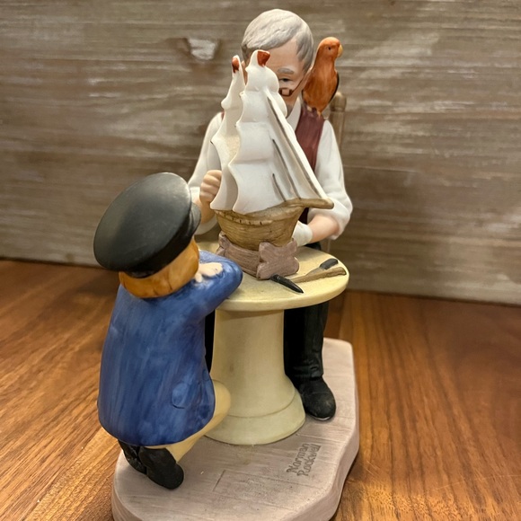 Norman Rockwell "The Shipmaker" Collectors Club Figurine - Picture 5 of 9